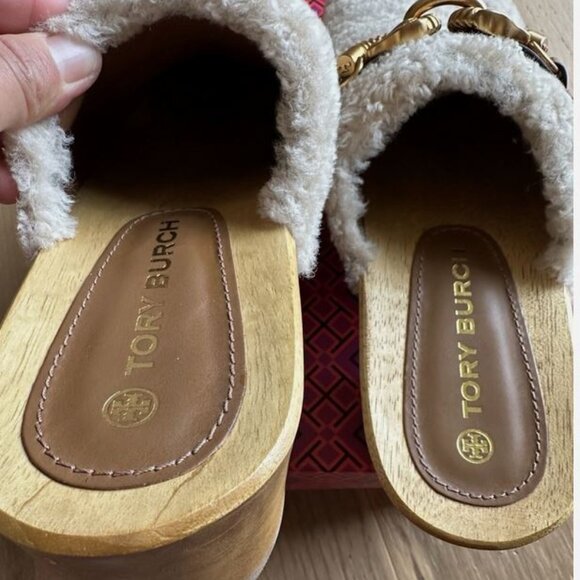 Brand New Tory Burch sz 9.5 Jessa Shearling Clogs buttermilk/royal tan 84927 - Picture 4 of 9